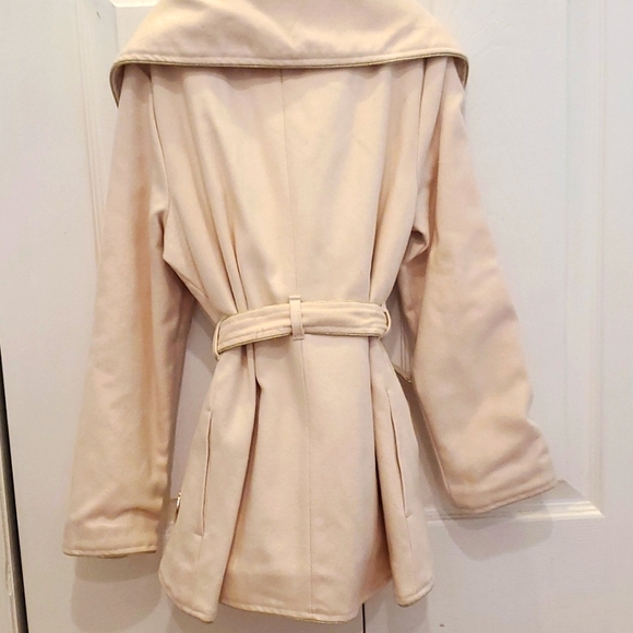 NEW Disney Princess ivory jacket, size 9/10 - Picture 5 of 10